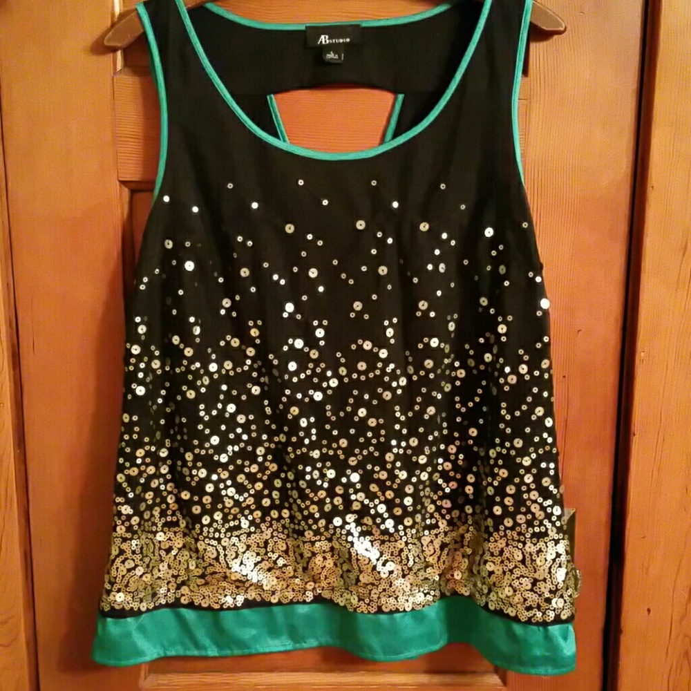 ** ADORABLE **  Black Sleeveless Top with Bling